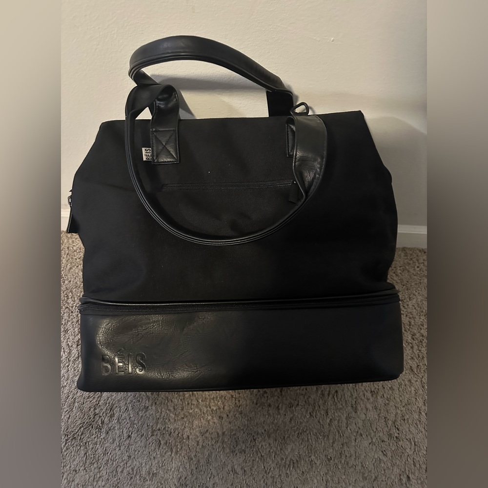 Beis mini weekender in black - like new